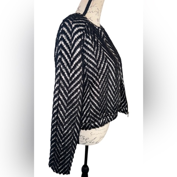 HELIOS & LUNA Jacket - Picture 3 of 8